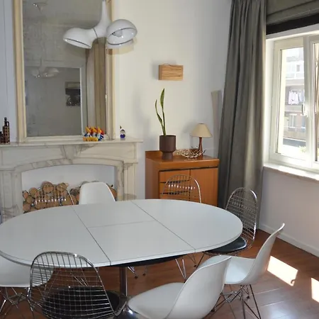 Family 200m From 3 Bedrooms 2 Bathrooms Terrace
