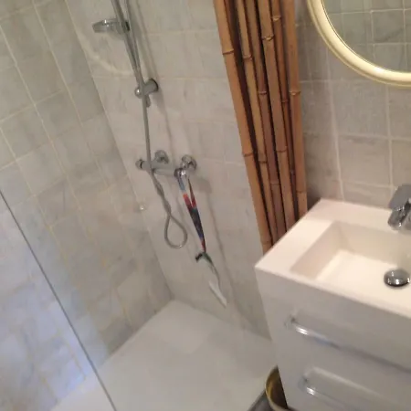 Family 200m From 3 Bedrooms 2 Bathrooms Terrace Apartment *