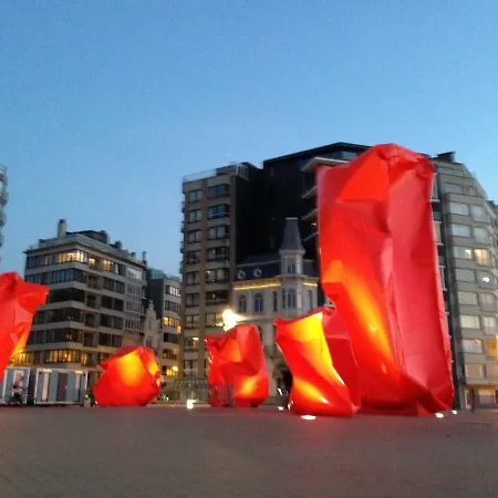 Family 200m From 3 Bedrooms 2 Bathrooms Terrace Apartment