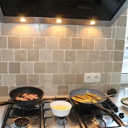 Family 200m From 3 Bedrooms 2 Bathrooms Terrace *